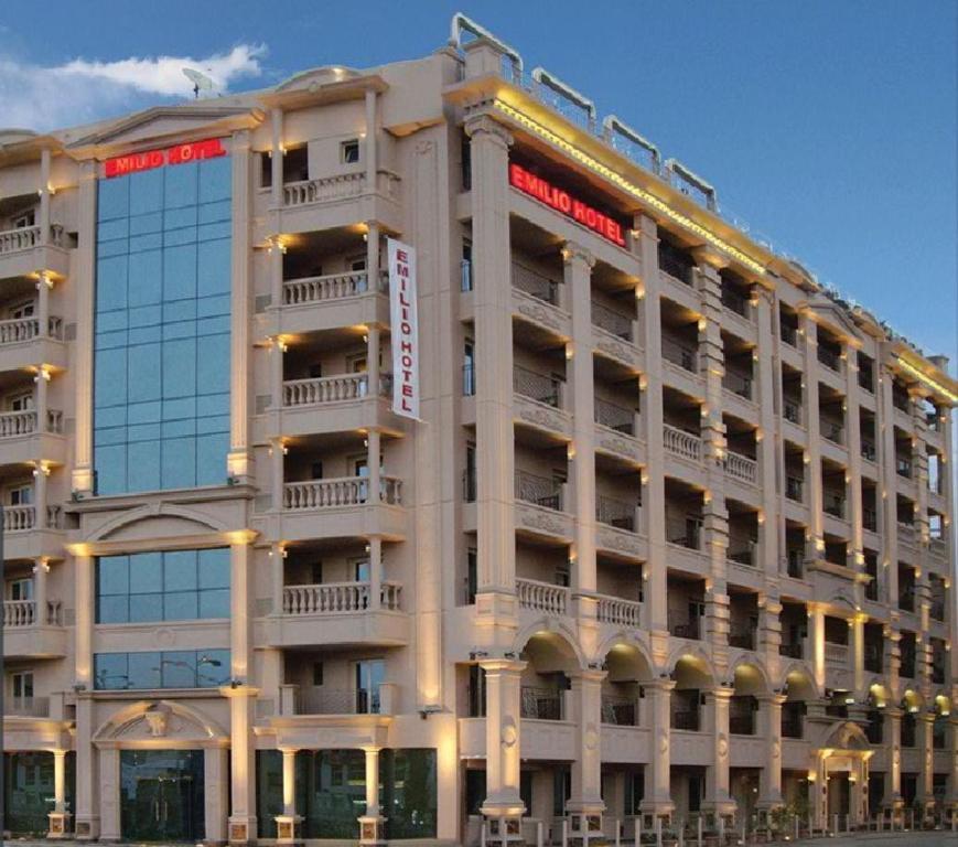 Emilio Hotel Luxor Kültér fotó