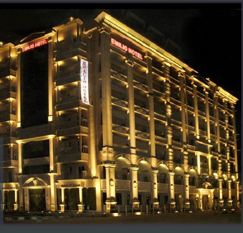 Emilio Hotel Luxor Kültér fotó