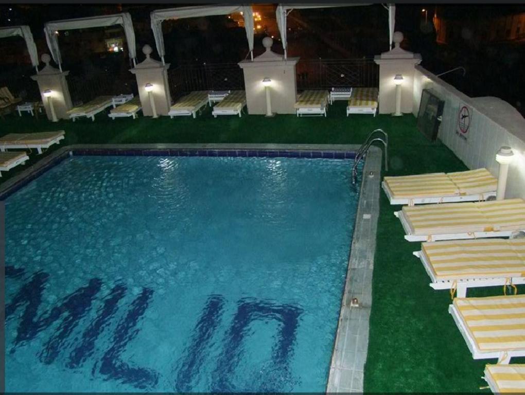 Emilio Hotel Luxor Kültér fotó
