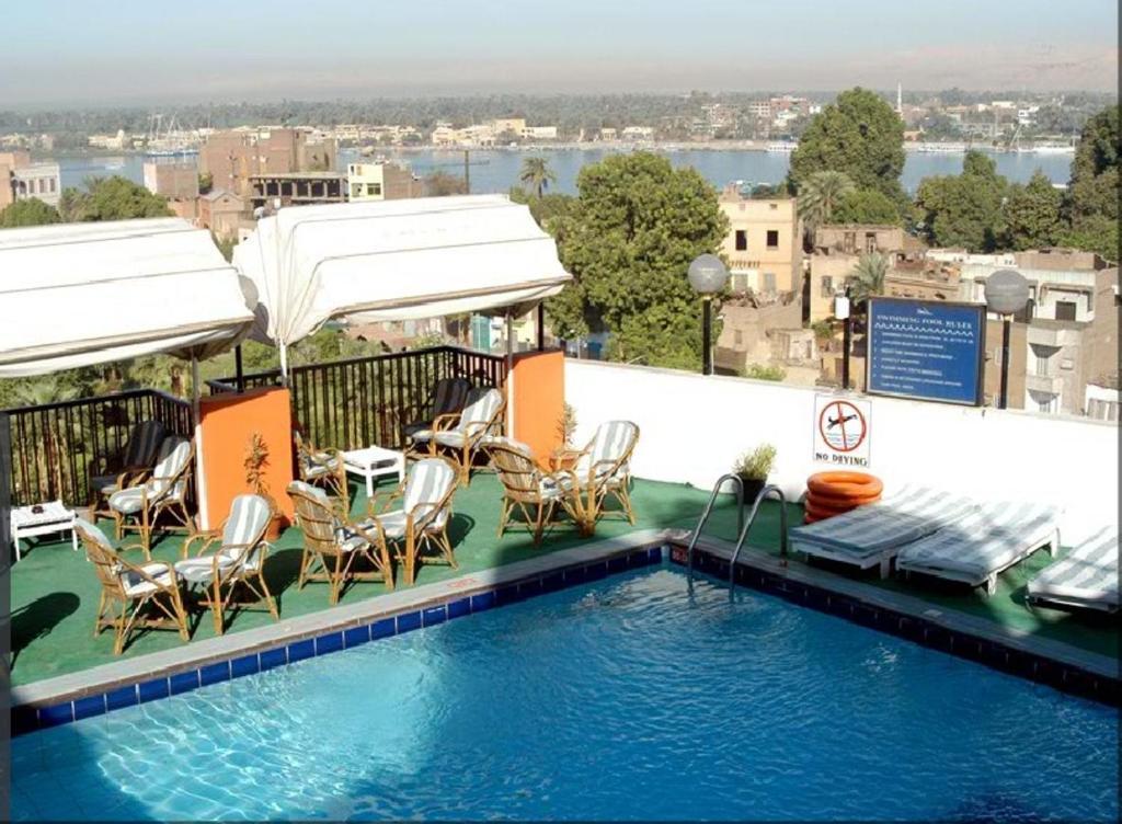 Emilio Hotel Luxor Kültér fotó