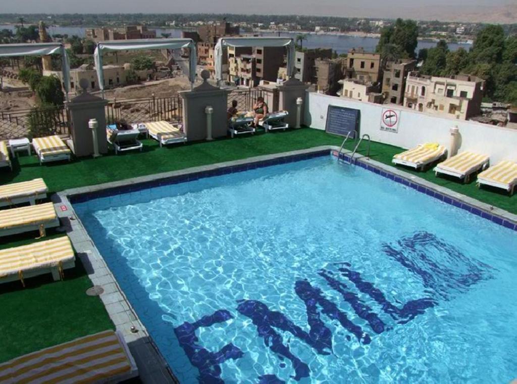 Emilio Hotel Luxor Kültér fotó