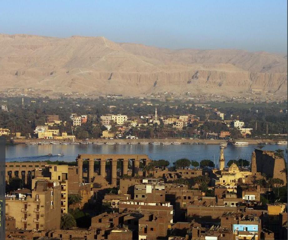 Emilio Hotel Luxor Kültér fotó