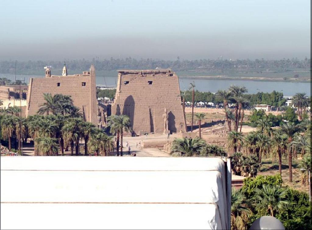 Emilio Hotel Luxor Kültér fotó